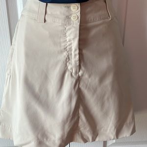 NIKE GOLF TOUR PERFORMANCE SKORT. LIKE NEW!